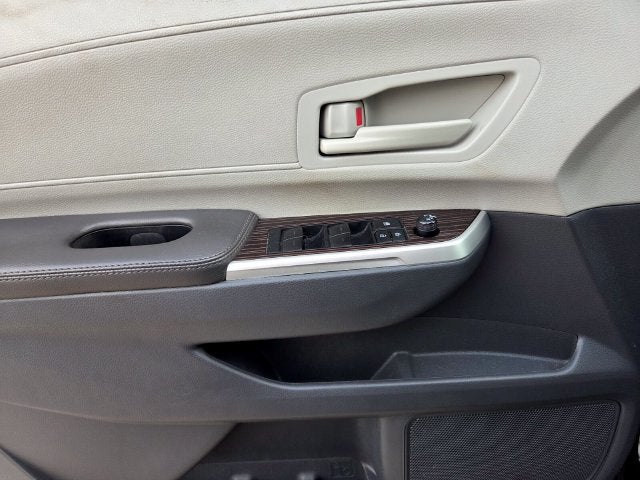2023 Toyota Sienna LE