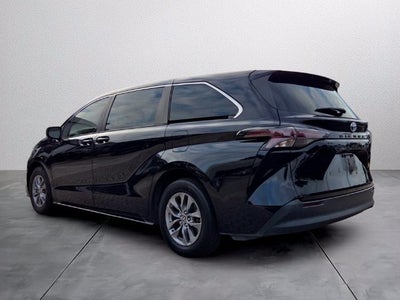 2023 Toyota Sienna LE