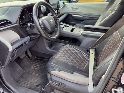 2023 Toyota Sienna LE