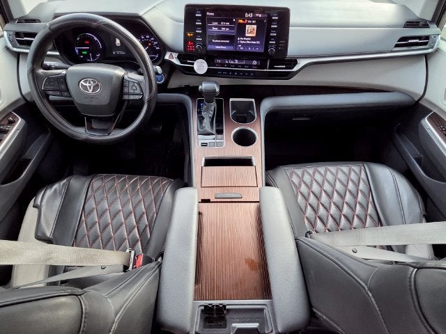 2023 Toyota Sienna LE
